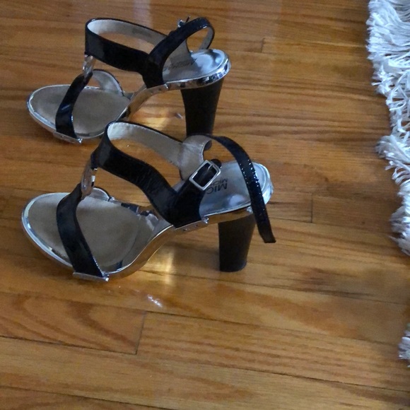 MK Sandals. Only worn once. - Picture 2 of 3
